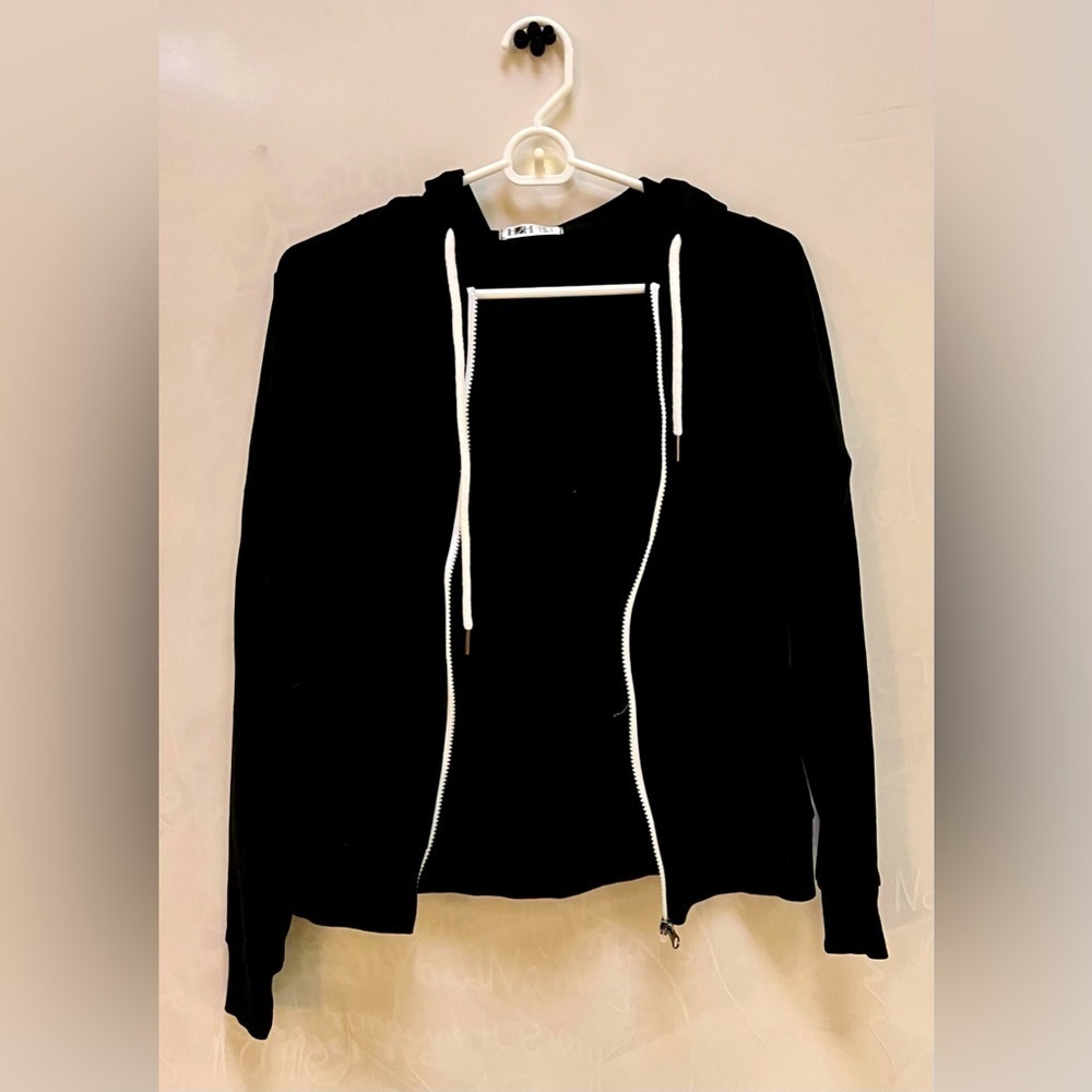 H2H Size Small Black Zipper Hooded White Drawstring Tie Cozy Comfort Sweatshirt